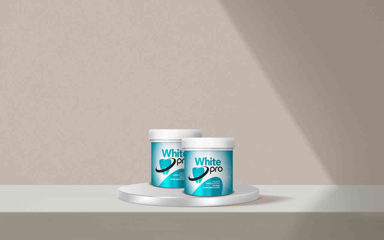 Scopri come avere denti bianchi con White Pro: sbiancamento sicuro e professionale